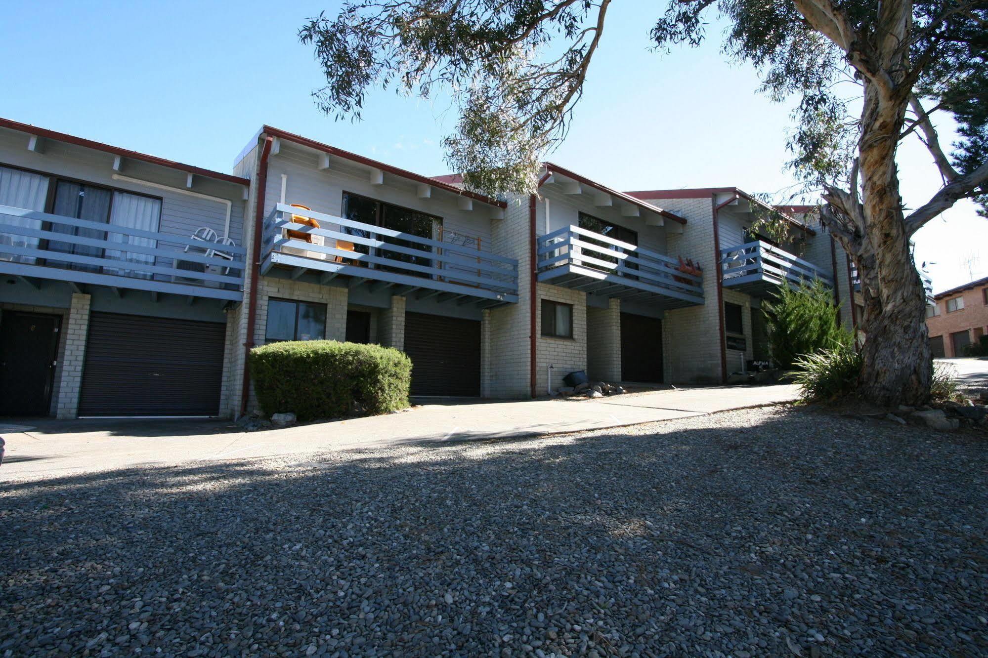 Alpha Centauri Townhouses Jindabyne Exterior photo